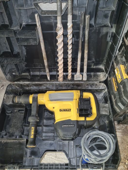 Ciocan rotopercutor dewalt d25614 an 2022 la cutie + accesorii