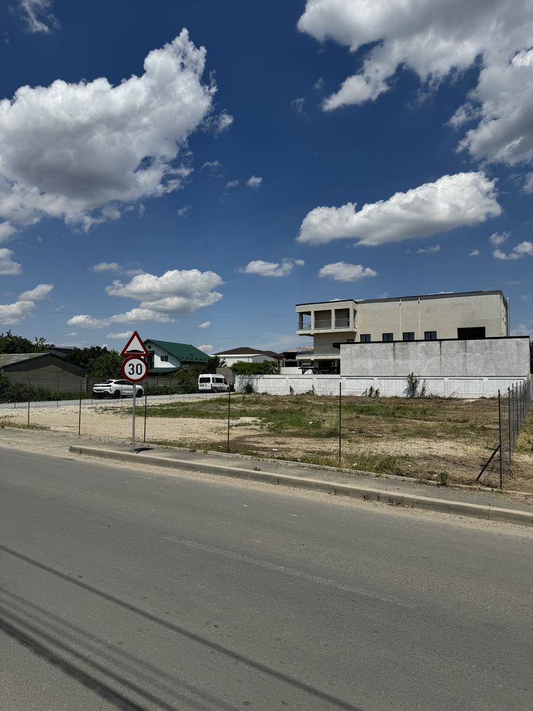 Vand teren 980 MP ( Hala sau Casa ) Regim semi