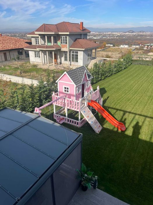 Детска дървена къща