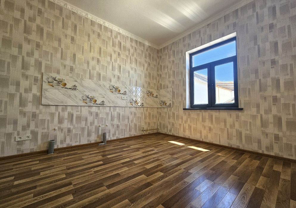 Қибрай тумани Тинчлик маҳ. 3 сотихли 4 хонали янги уй сотилади..