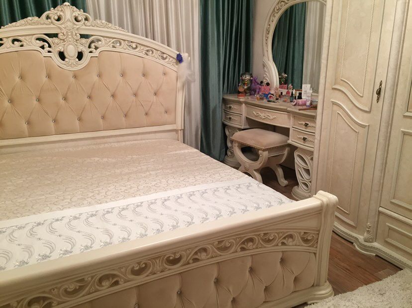 Спальный гарнитур