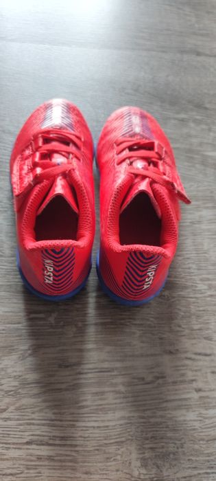 Бутонки за футбол