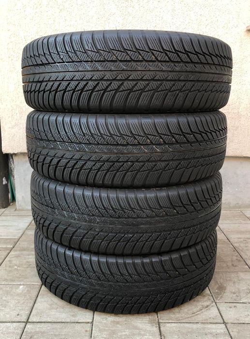 Set anvelope / cauciucuri iarna 215/65/17 Brigestone Blizzak