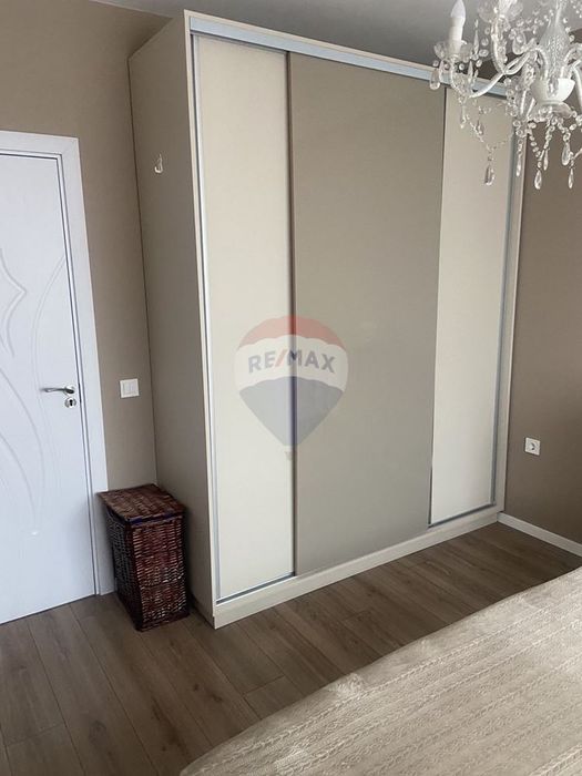 Продава се Тристаен апартамент в Варна, Левски - 90 кв.м за 2778 €/кв.м - Снимка #6