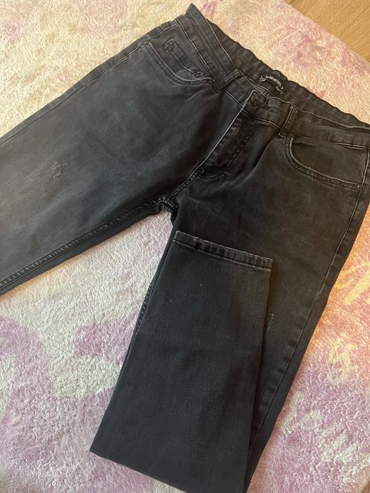 Blugi zara negri marimea 40