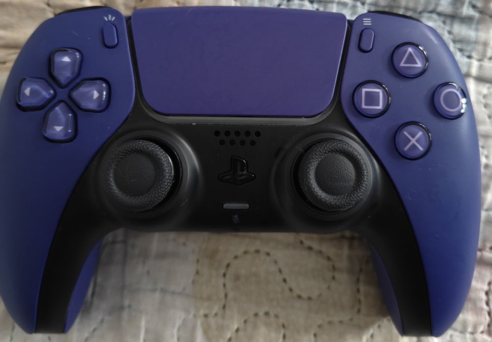 PS5 Disk Edition 2 tb + 2 controllere dualsense mov și cameo negru