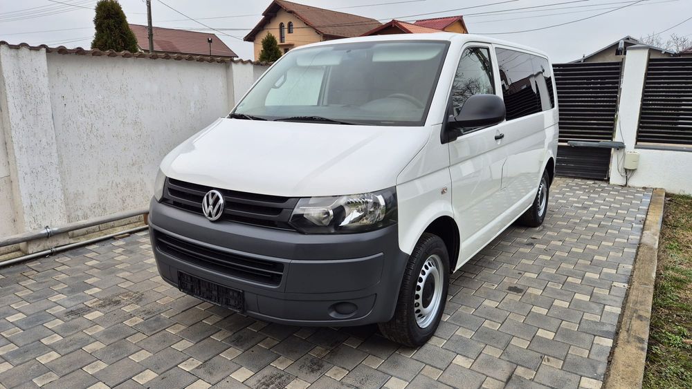 VW Transporter T5 2.0 Diesel 8+1 Locuri