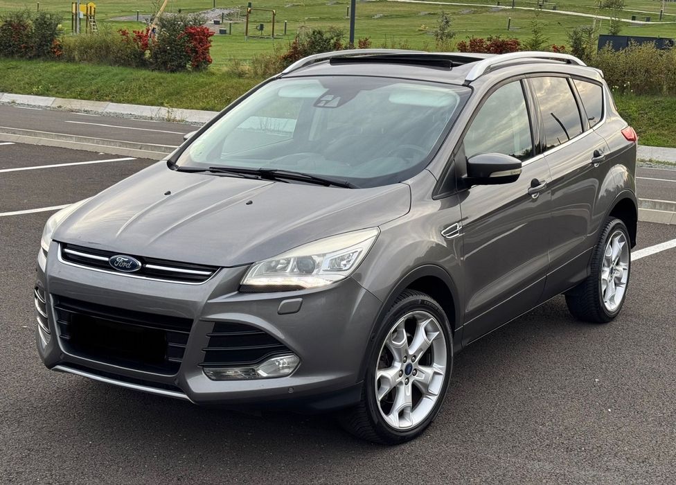 Ford Kuga 4X4 / Vârf de gamă / Led / Panormaic / Automată / Încălzire în scaune