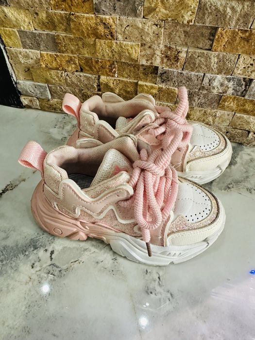 Детски  обувки по 10 лв