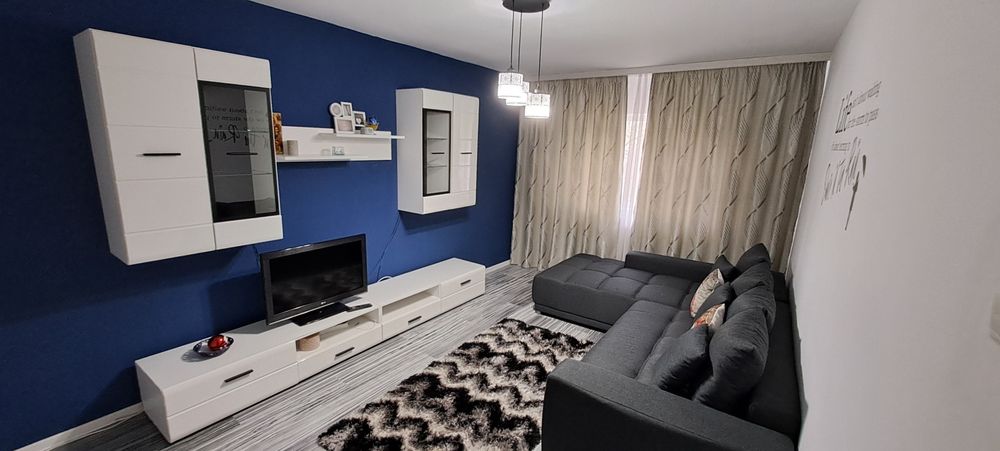 Inchiriez apartament 2 cam decomandat Micro 17