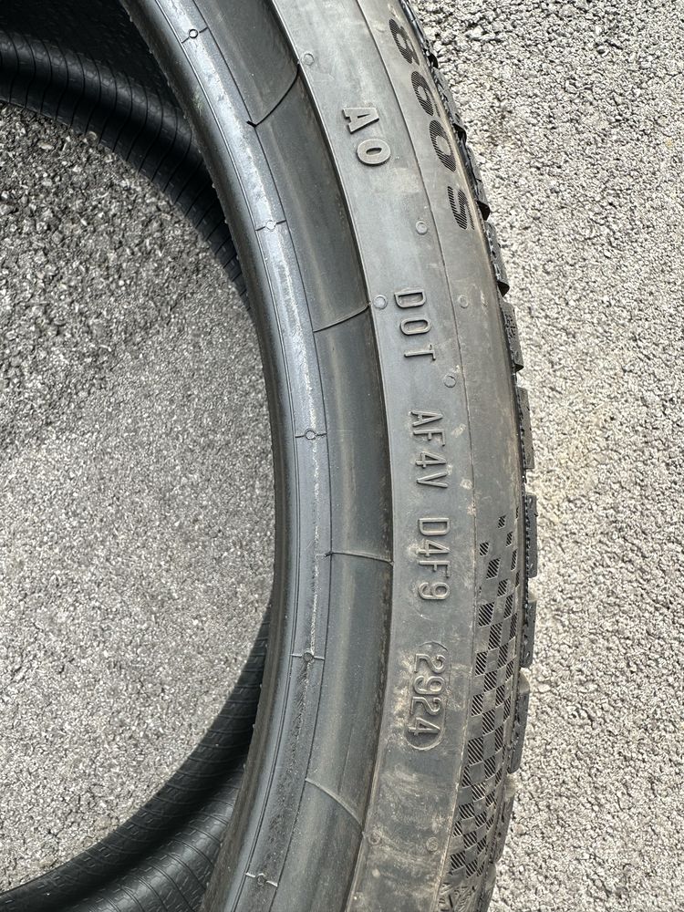 Продавам зимни  гими Continental 285/30/22