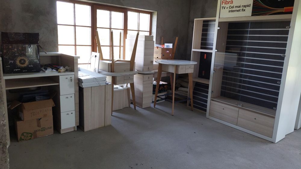 Mobilier magazin telefoane/amanet etc.