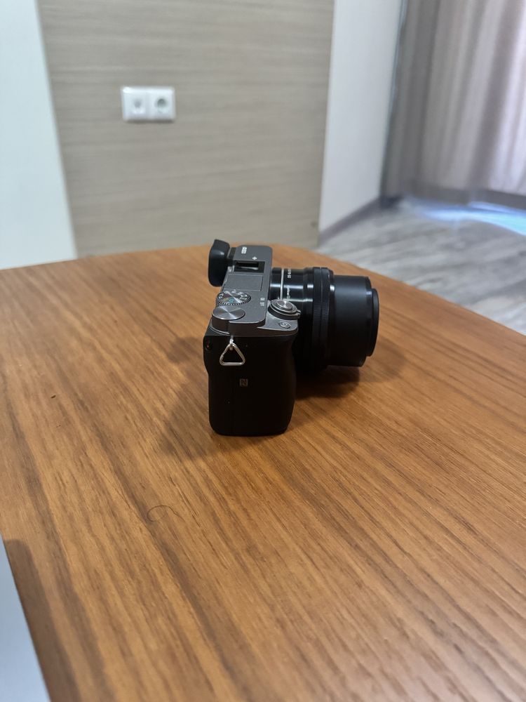 Sony A6000 с обектив 16-50mm OSS
