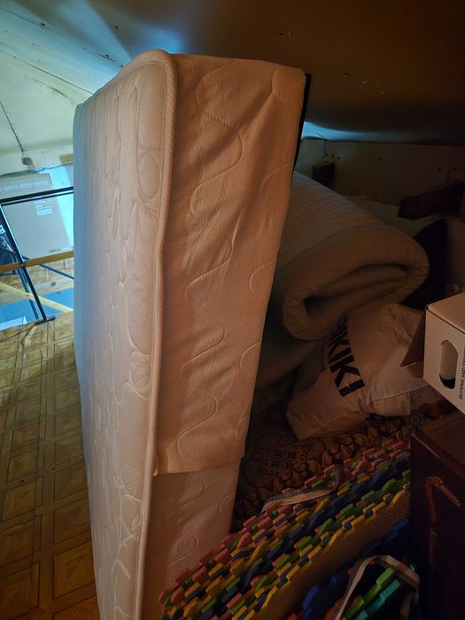 Продавам Матрак еднолицев