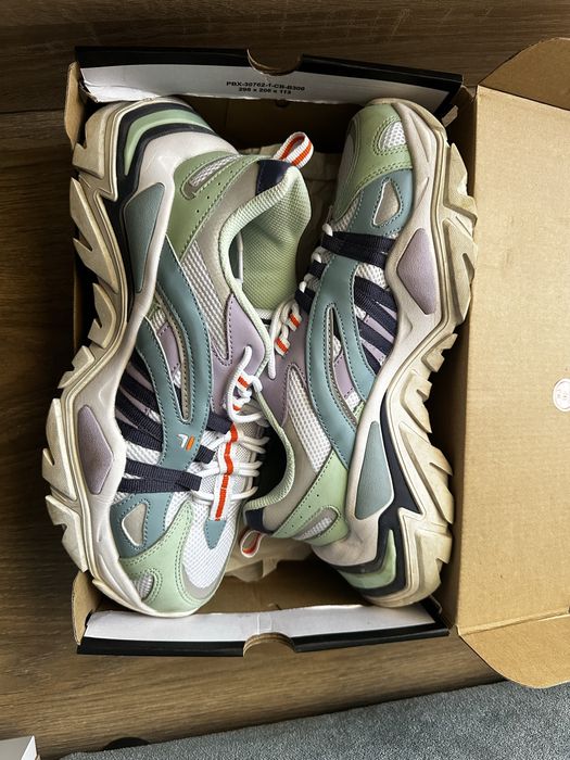 Маратонки Fila номер 40