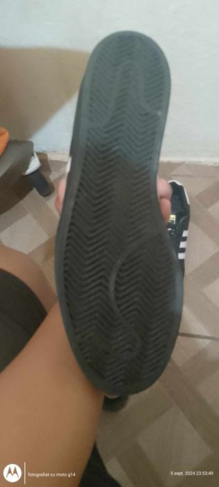 Adidas super star sănt aproape noi originali 100 la 100