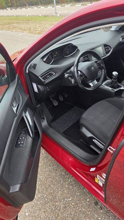 Peugeot 308  Fabricatie 2014  1.2 benzina 85 cp