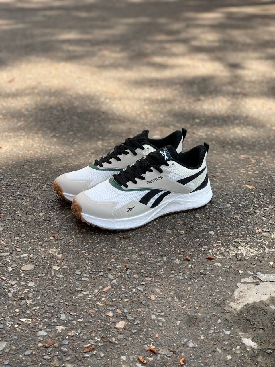 REEBOK BOOST  Classic       .