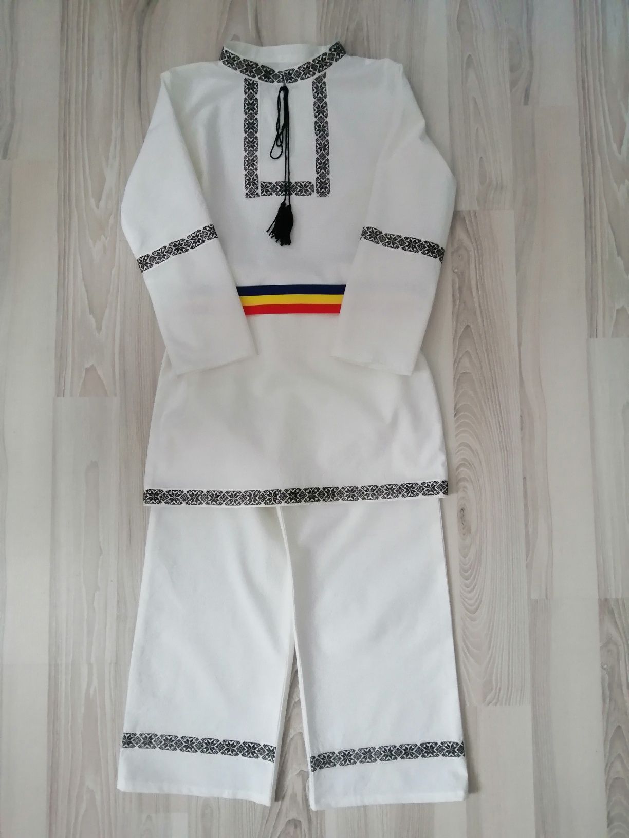 Costum popular pentru băieți