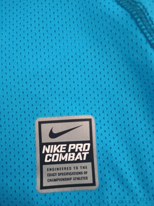 Bluza Nike Pro Combat mărimea M