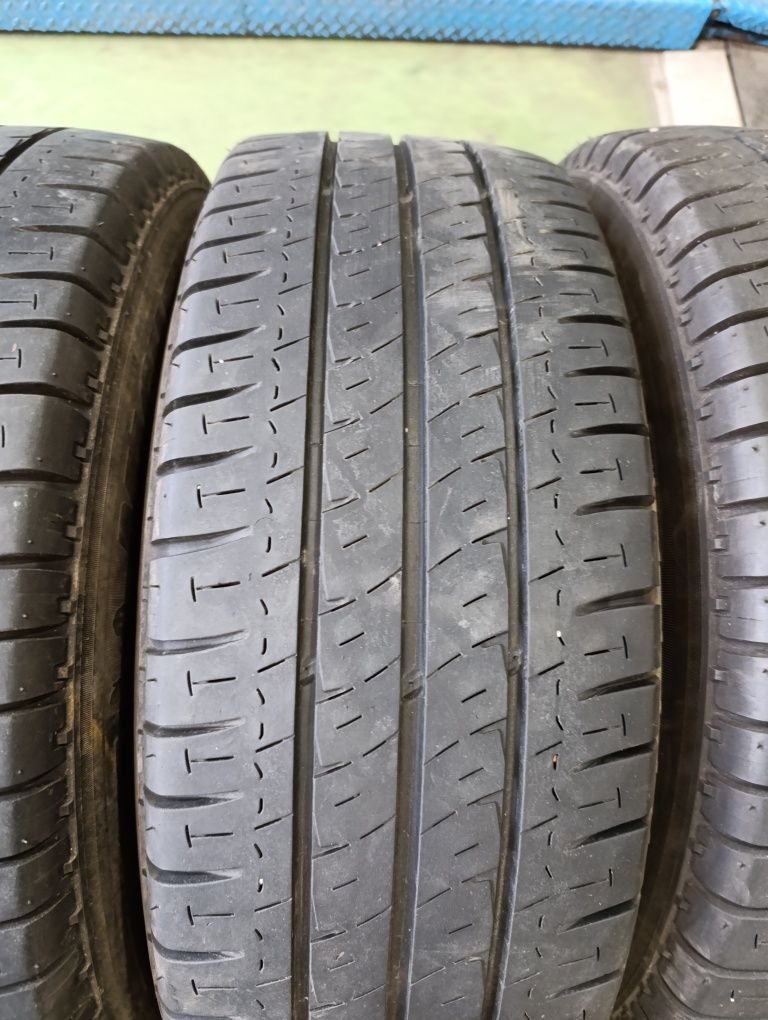 Летни гуми 235/65/16 С Continental