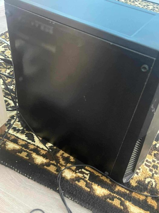 Vând calculator gaming naza