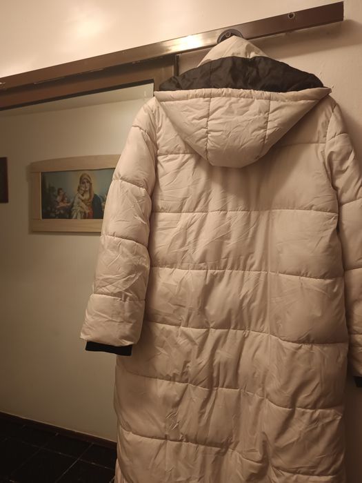 Vand geaca ,crem marimea 42 ,superba