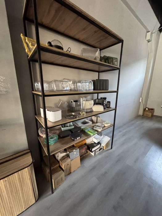 Yangi stilaj sotiladi