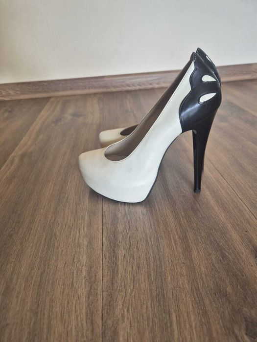 Vand pantofi handmade piele cu toc si platforma