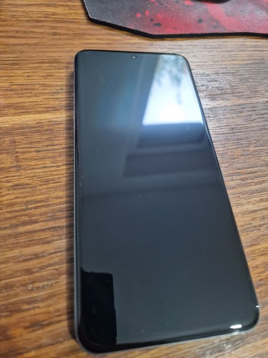 Honor 200  impecabil