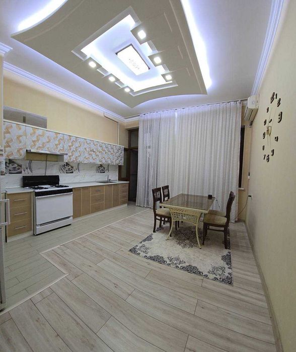 Oybek metro 5 daqiqa 4 xonalik 120kv kvartira topshiriladi SROCHNO