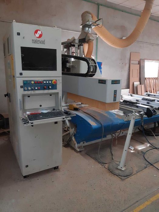 CNC Masterwood Winner 3.2 pentru Lemn cu doar 9000 ore de functionare.