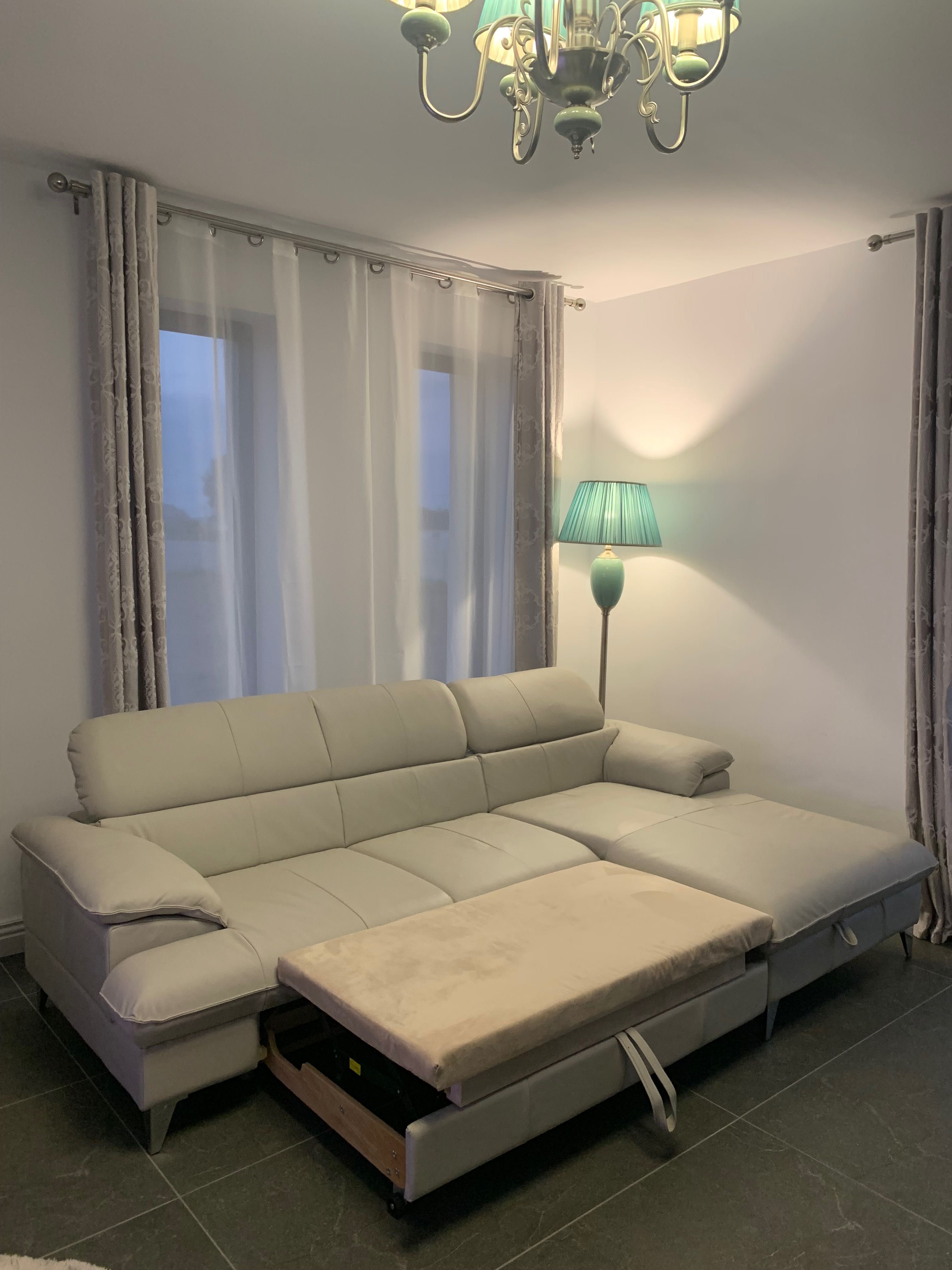 Coltar de piele, extensibil, cu lada de depozitare
