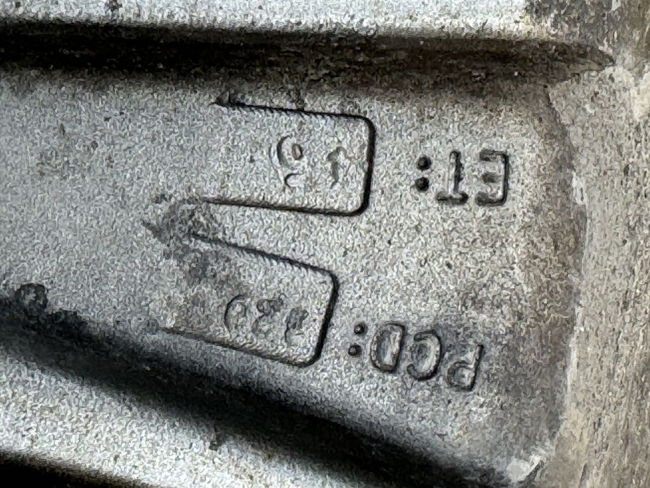 Гуми с шипове и джанти VW Amarok