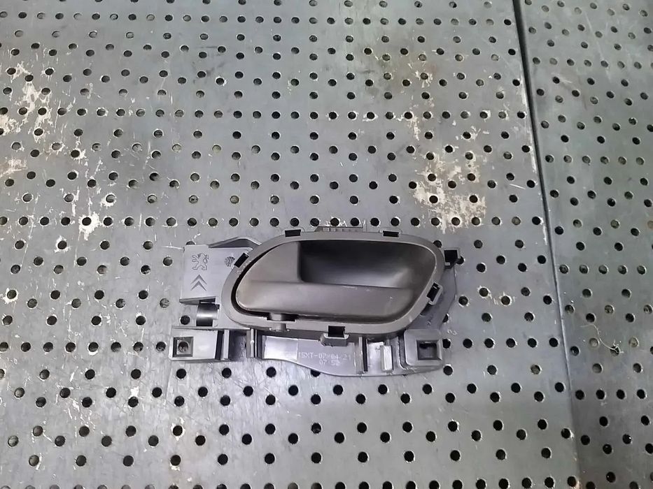 Maner interior stanga fata opel vivaro c 96555515xt