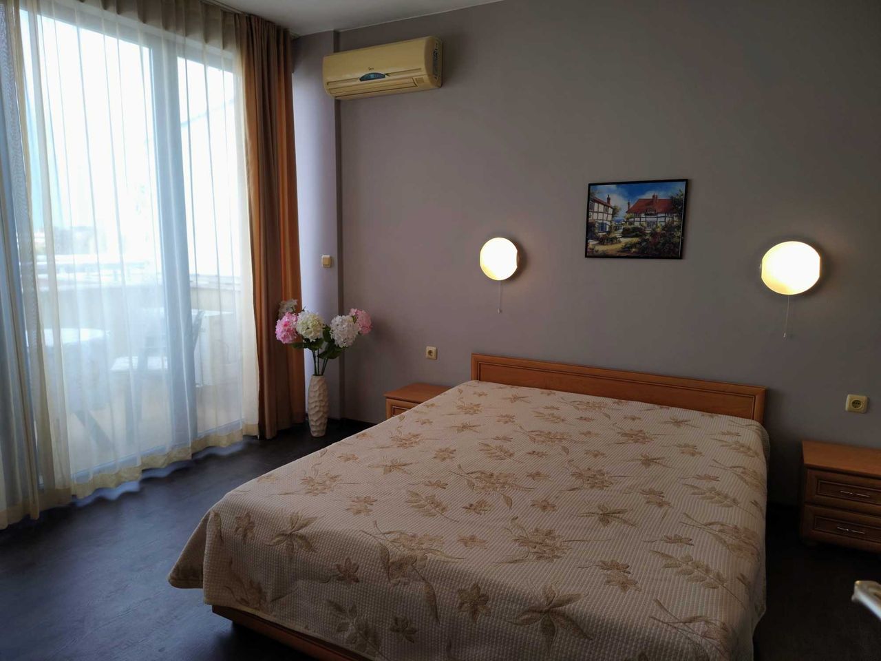Продава се Двустаен апартамент в к.к. Слънчев бряг - 91 кв.м за 880 €/кв.м - Снимка #4