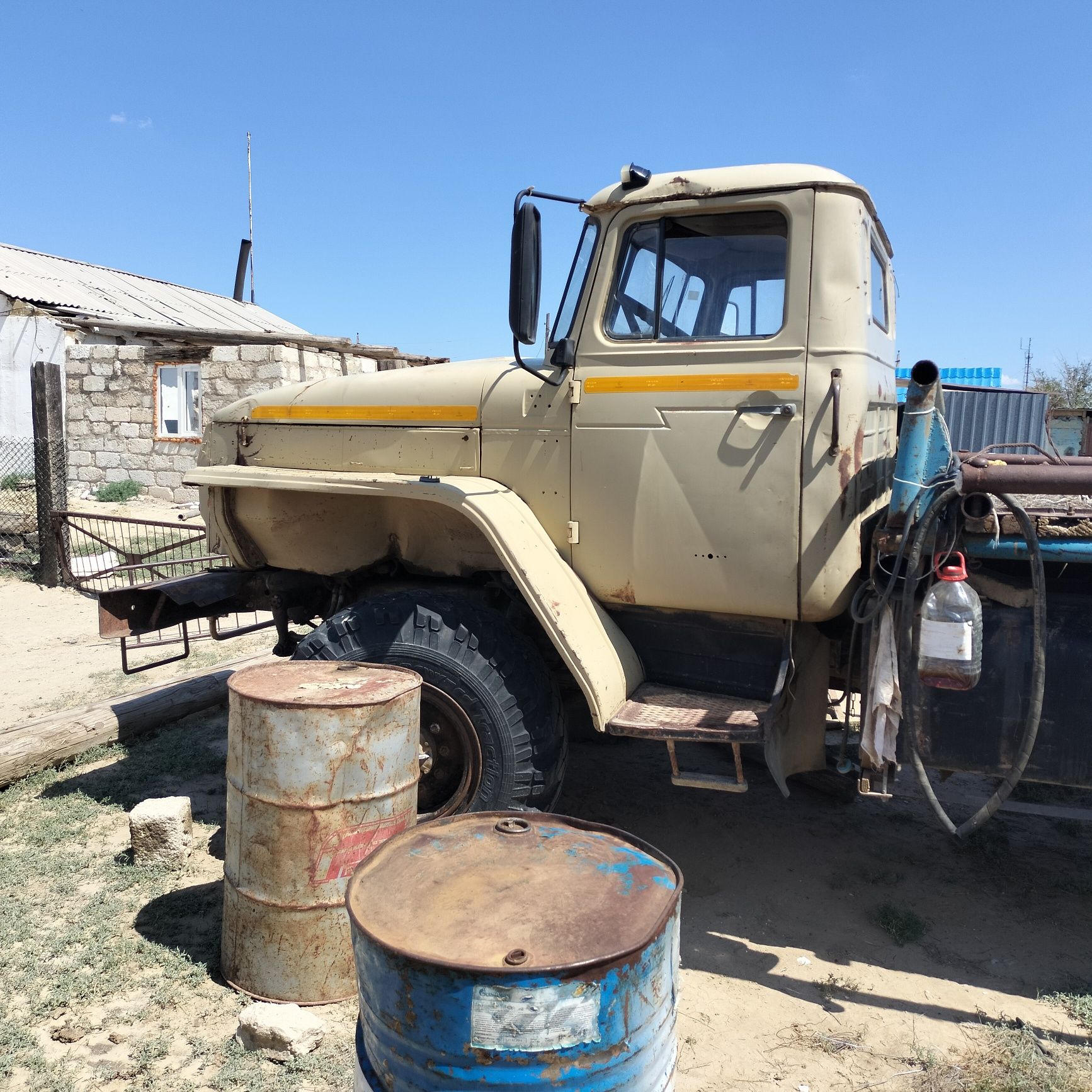 Продам Урал тягач