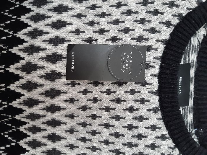 нов пуловер Л/ХЛ