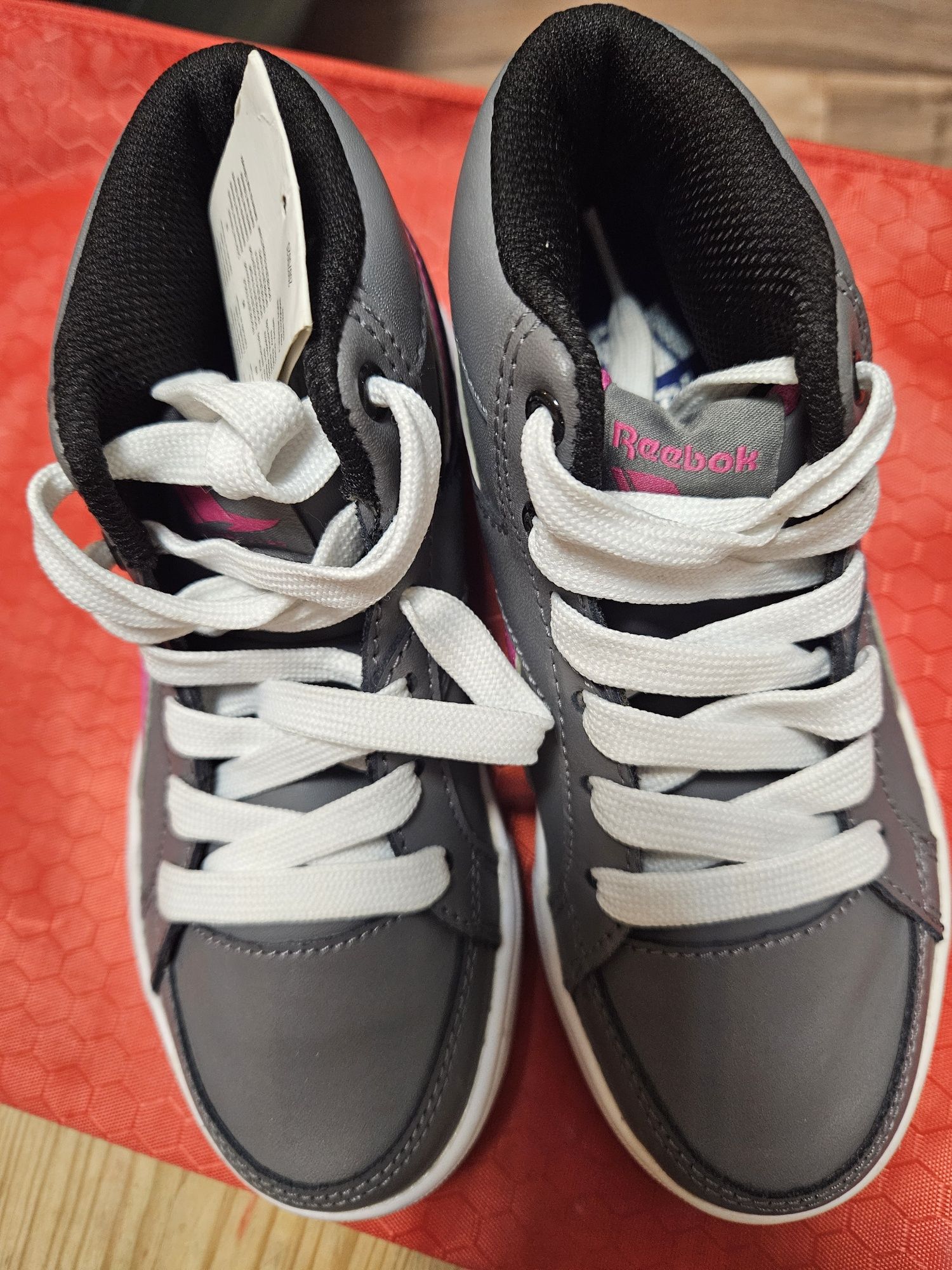 Нови детски високи маратонки Reebok 30 номер