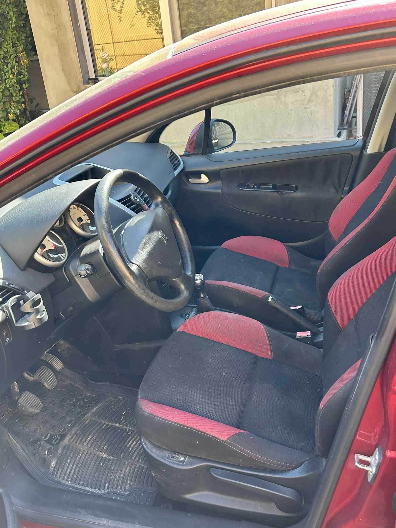 Peugeot 207  1.4 benzina