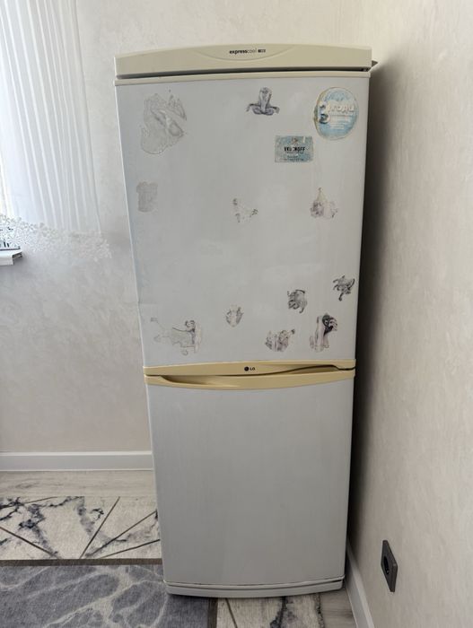 Холодильник Lg продам