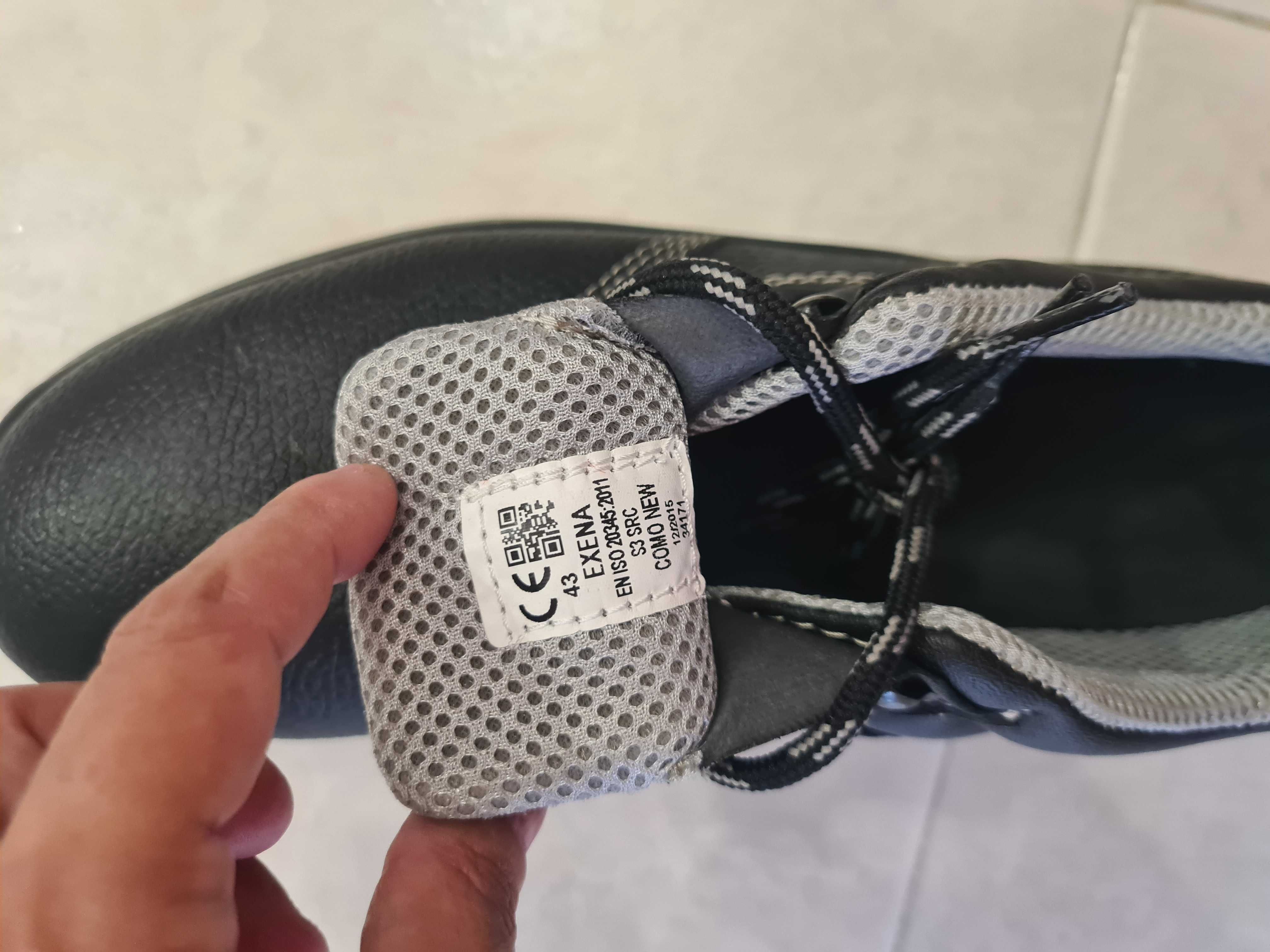 Защитни водонепромокаеми работни обувки 43 номер