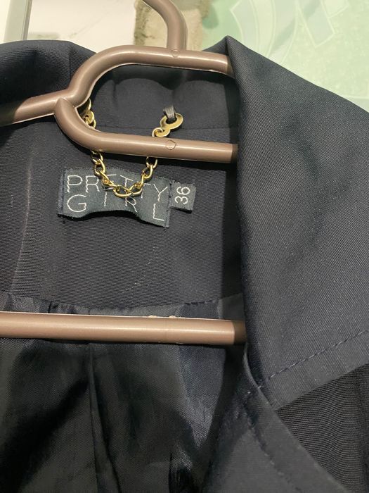 Trench mărimea S/36, stare foarte bună. Marca: Pretty girl