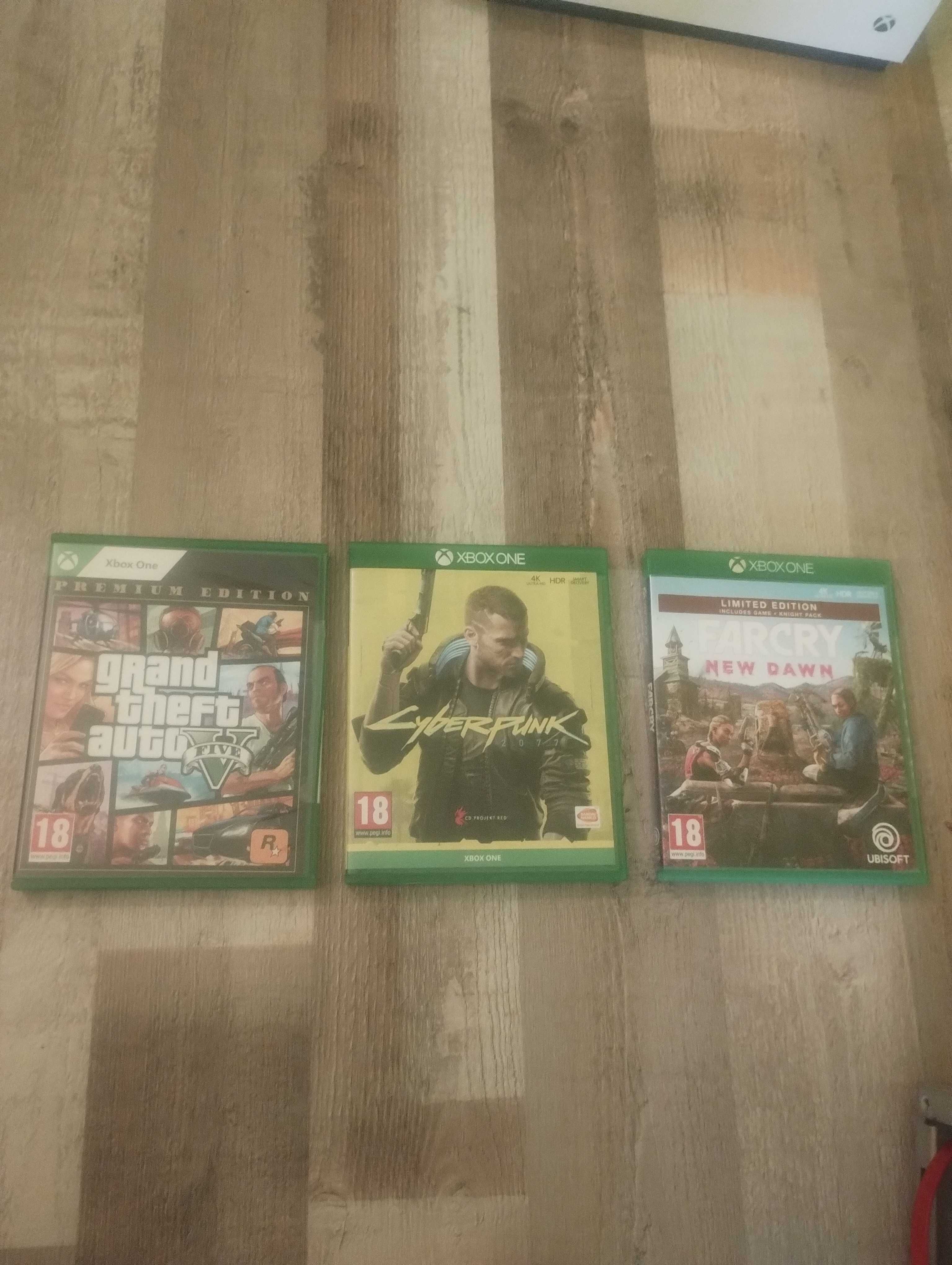 Xbox one s много добро състояние