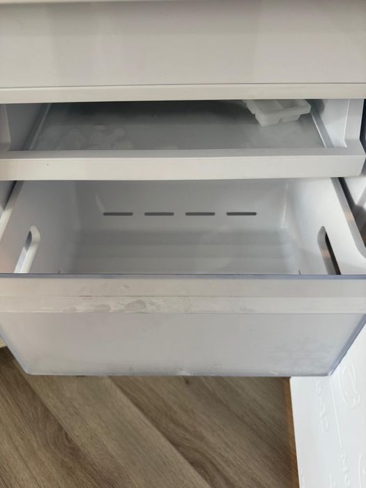 Combina frigorifica ( frigider) incorporabila Samsung