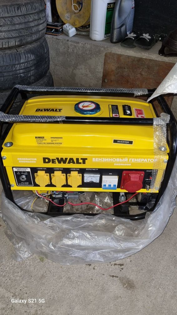Генератор бензиновый  Dewalt