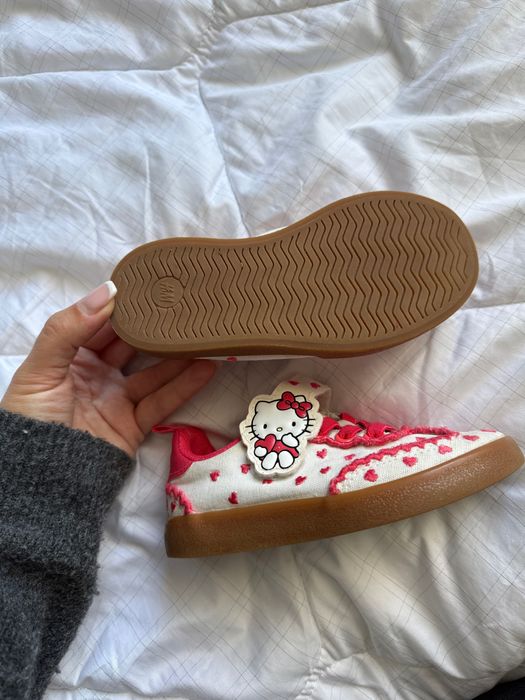 Детски обувки H&M 25 номер hello kitty