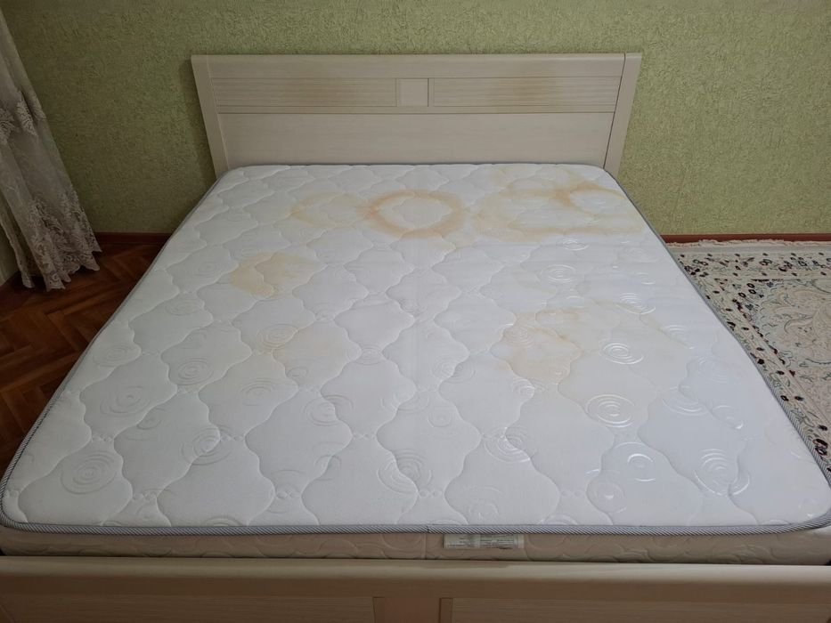 Продается двухспальная кровать