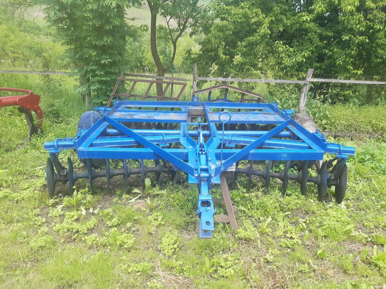 Vand tractor U650 cu disc si plug