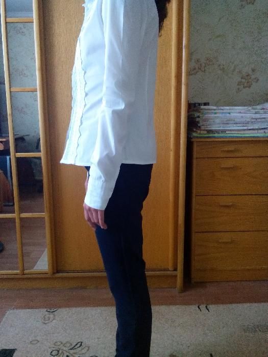 Продам школьные блузки Deloras с длинным рукавом на девочку (Турция)